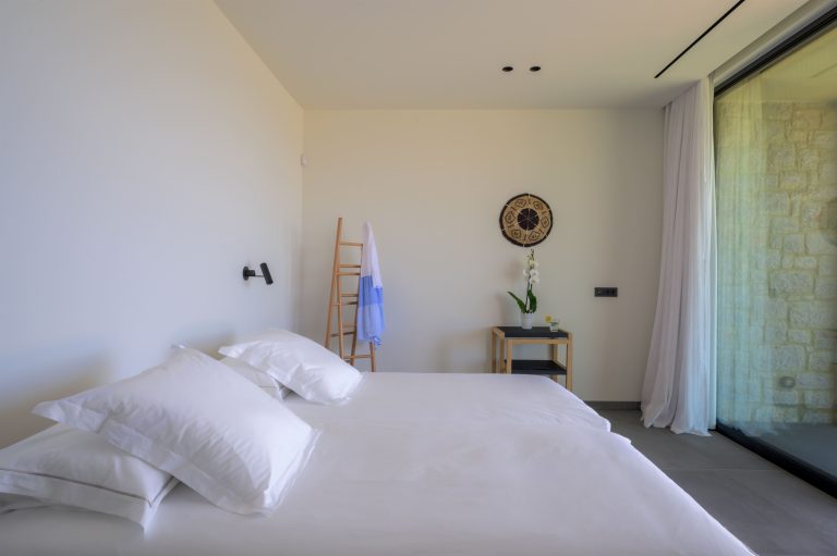 Liades-Luxury-Villa-Bedroom-5