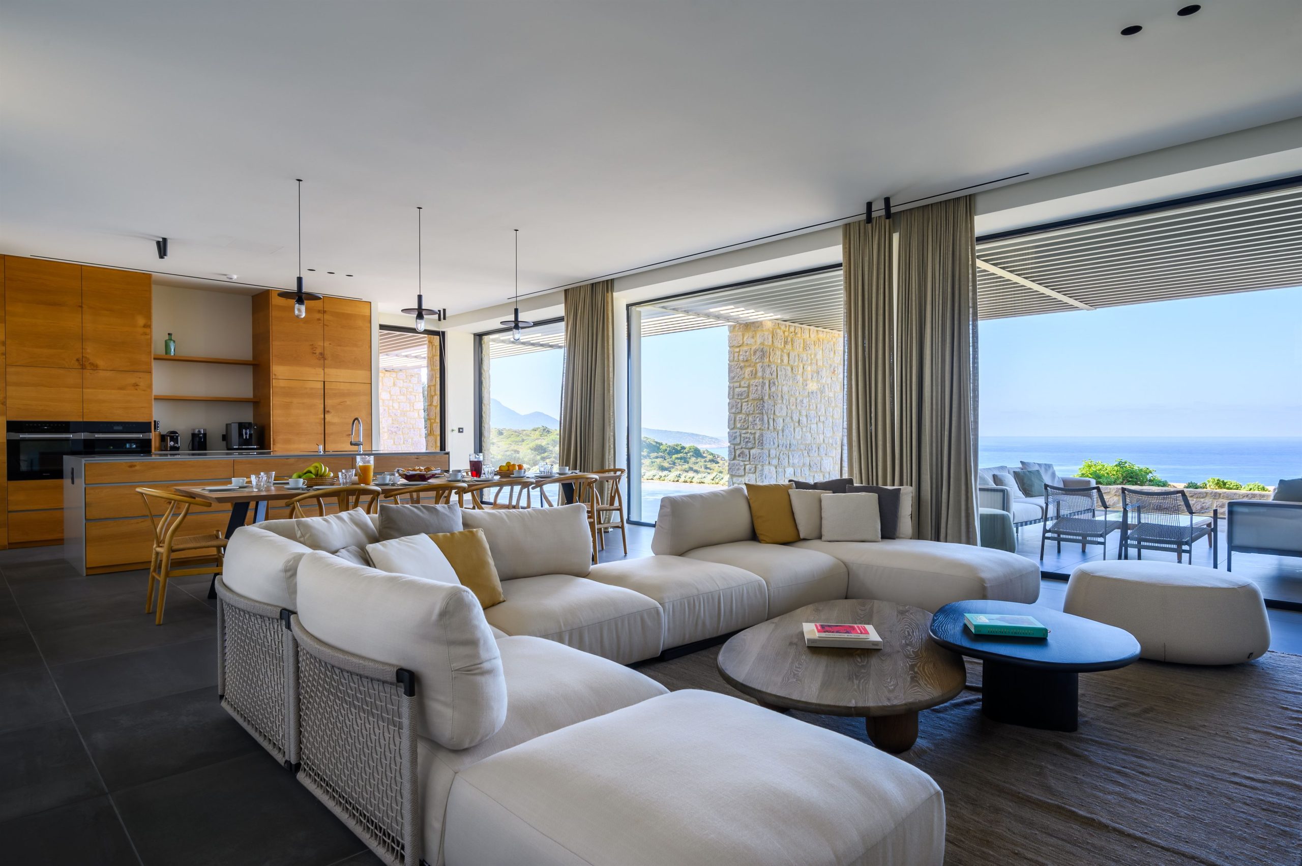 Liades-Luxury-Villa-LIVING ROOM AND KITCHEN